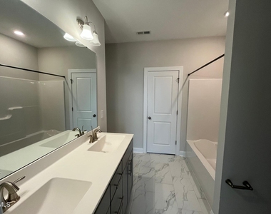 3011 Early Planting Avenue - Photo Thumbnail 43