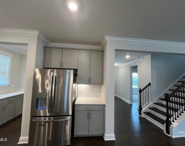 3011 Early Planting Avenue - Photo Thumbnail 16