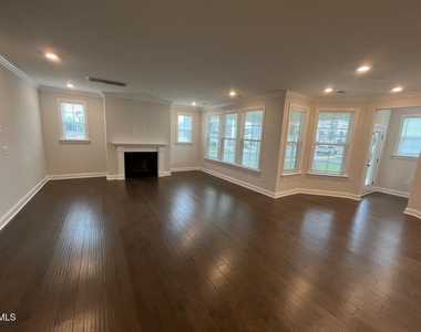 3011 Early Planting Avenue - Photo Thumbnail 8