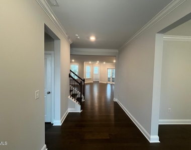 3011 Early Planting Avenue - Photo Thumbnail 4