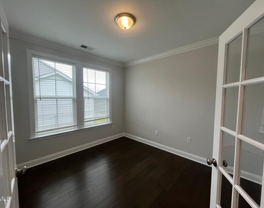 3011 Early Planting Avenue - Photo Thumbnail 11
