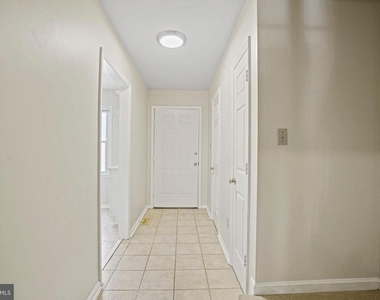 1141 N Vernon Street - Photo Thumbnail 5