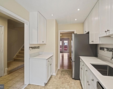 1141 N Vernon Street - Photo Thumbnail 8