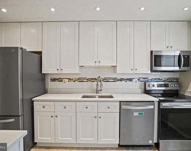 1141 N Vernon Street - Photo Thumbnail 9