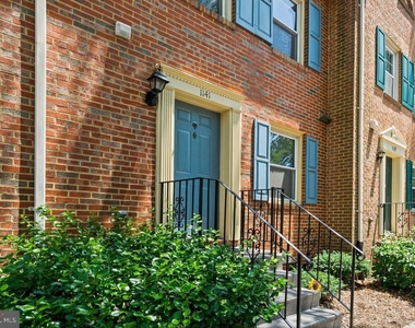 1141 N Vernon Street - Photo Thumbnail 3
