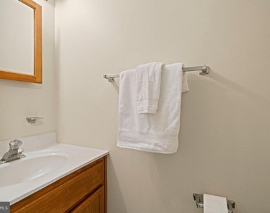 1141 N Vernon Street - Photo Thumbnail 19