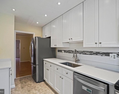 1141 N Vernon Street - Photo Thumbnail 7
