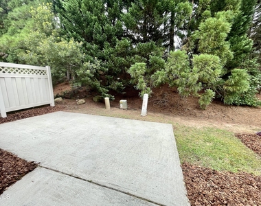 9519 Dellbrook Court - Photo Thumbnail 34