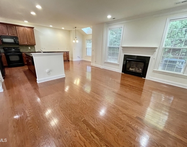 9519 Dellbrook Court - Photo Thumbnail 10