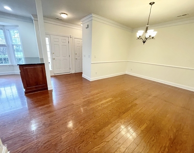 9519 Dellbrook Court - Photo Thumbnail 4