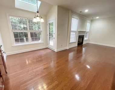 9519 Dellbrook Court - Photo Thumbnail 14