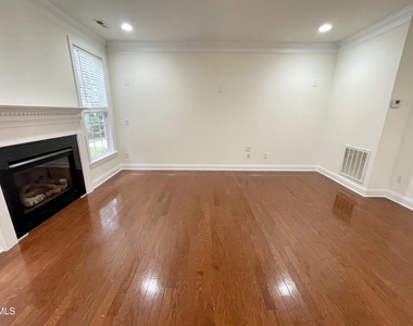 9519 Dellbrook Court - Photo Thumbnail 9