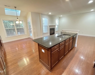9519 Dellbrook Court - Photo Thumbnail 11