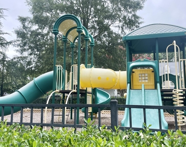 9519 Dellbrook Court - Photo Thumbnail 37