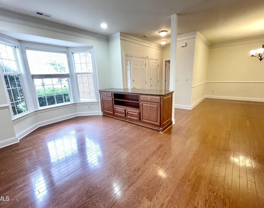 9519 Dellbrook Court - Photo Thumbnail 3