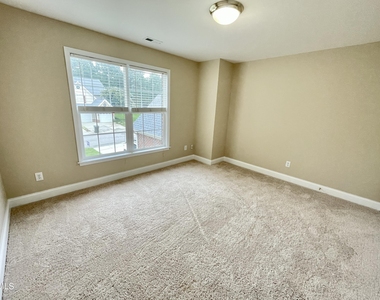 9519 Dellbrook Court - Photo Thumbnail 26