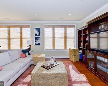 1800 Wilson Boulevard - Photo Thumbnail 15