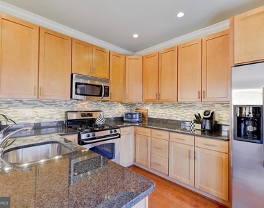 1800 Wilson Boulevard - Photo Thumbnail 12