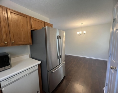 500 Chinaberry Lane - Photo Thumbnail 9