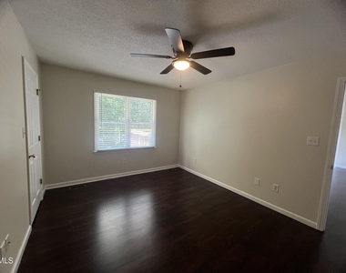 500 Chinaberry Lane - Photo Thumbnail 5