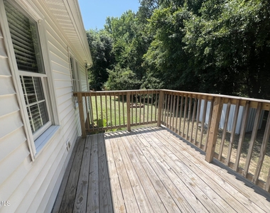 500 Chinaberry Lane - Photo Thumbnail 16