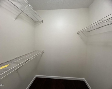 500 Chinaberry Lane - Photo Thumbnail 12