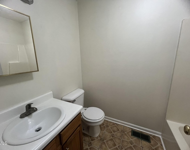 500 Chinaberry Lane - Photo Thumbnail 15
