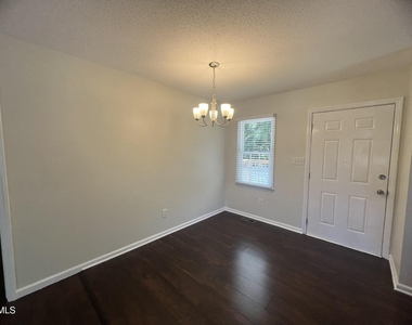500 Chinaberry Lane - Photo Thumbnail 3