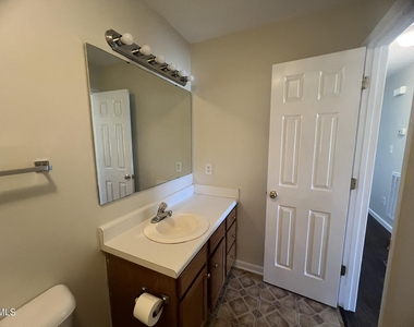 500 Chinaberry Lane - Photo Thumbnail 14