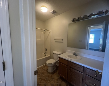 500 Chinaberry Lane - Photo Thumbnail 11