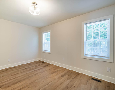 105 Stowe Place - Photo Thumbnail 15