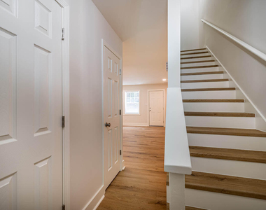 105 Stowe Place - Photo Thumbnail 9