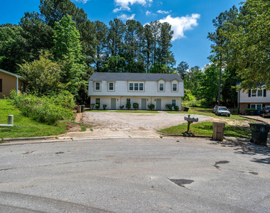 105 Stowe Place - Photo Thumbnail 2