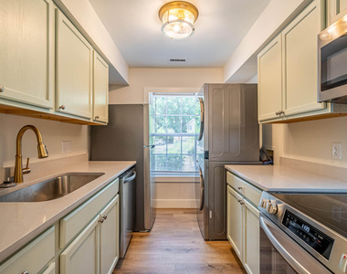 105 Stowe Place - Photo Thumbnail 14