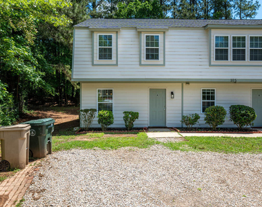 105 Stowe Place - Photo Thumbnail 3
