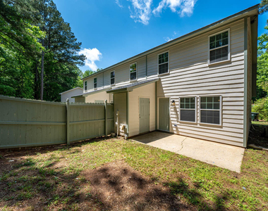 105 Stowe Place - Photo Thumbnail 6