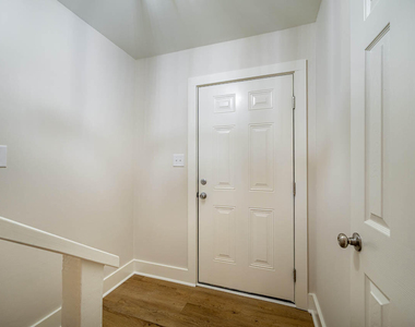 105 Stowe Place - Photo Thumbnail 8