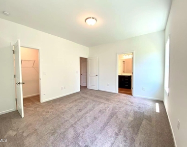 828 Oak Center Drive - Photo Thumbnail 16