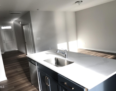 828 Oak Center Drive - Photo Thumbnail 14