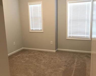 828 Oak Center Drive - Photo Thumbnail 27