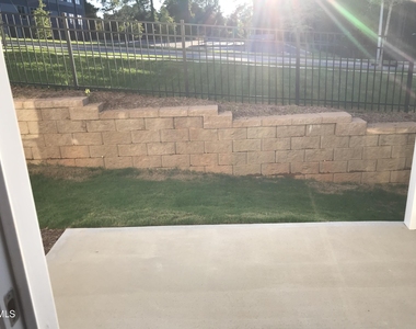 828 Oak Center Drive - Photo Thumbnail 2