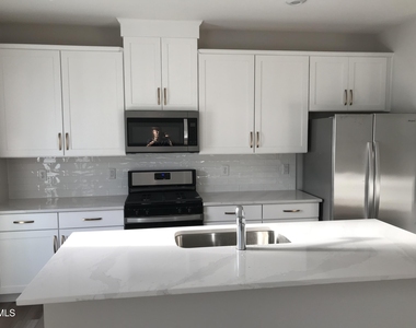 828 Oak Center Drive - Photo Thumbnail 11