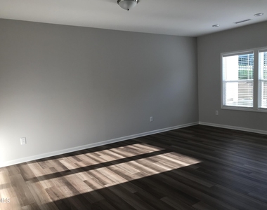 828 Oak Center Drive - Photo Thumbnail 8