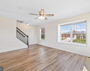 82 Brookside Ave - Photo Thumbnail 8