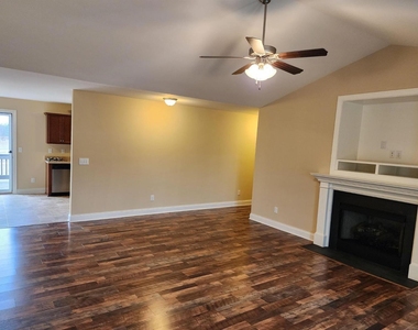 21 Hunters Point Court - Photo Thumbnail 3