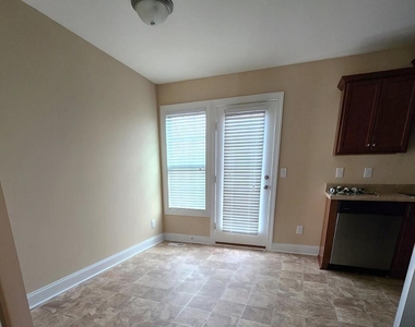 21 Hunters Point Court - Photo Thumbnail 5