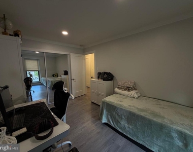 11807 Academy Road - Photo Thumbnail 18