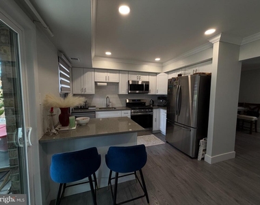 11807 Academy Road - Photo Thumbnail 7