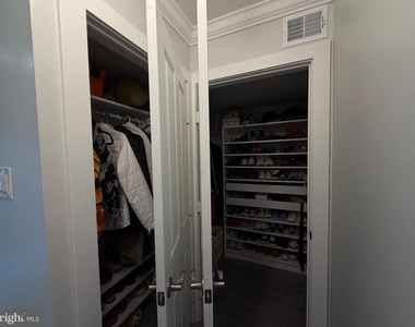11807 Academy Road - Photo Thumbnail 3