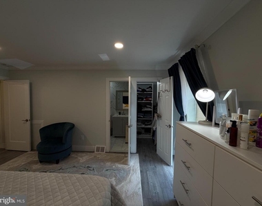 11807 Academy Road - Photo Thumbnail 13